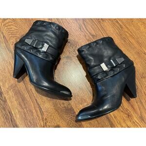 B. Makowsky Women’s Liza Moto Studded Leather Ankle Boots Black Size 8.5 – Edgy